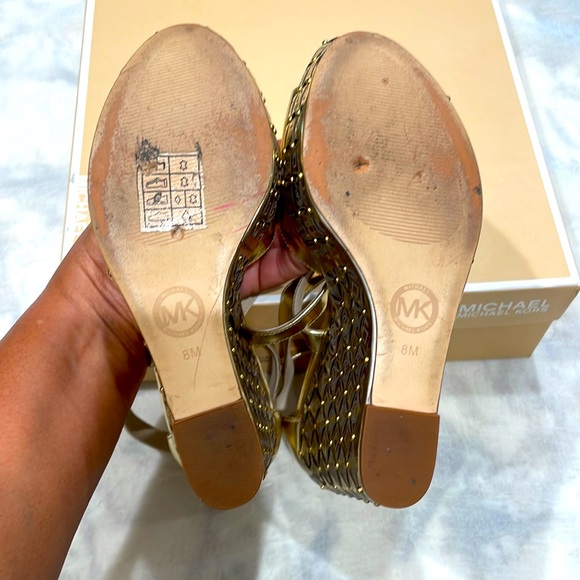 Micheal Kors Gabriella Gold Wedge - Picture 6 of 10